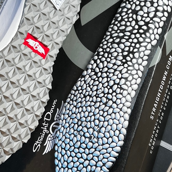 STRAIGHT DOWN GOLF SHOE- woman's - Picture 6 of 13